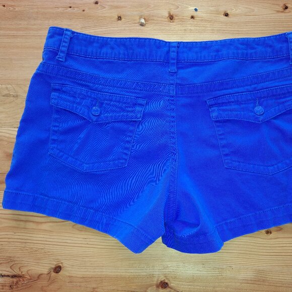 Beautiful Blue Faded Glory Shorts with Pockets - Picture 3 of 6